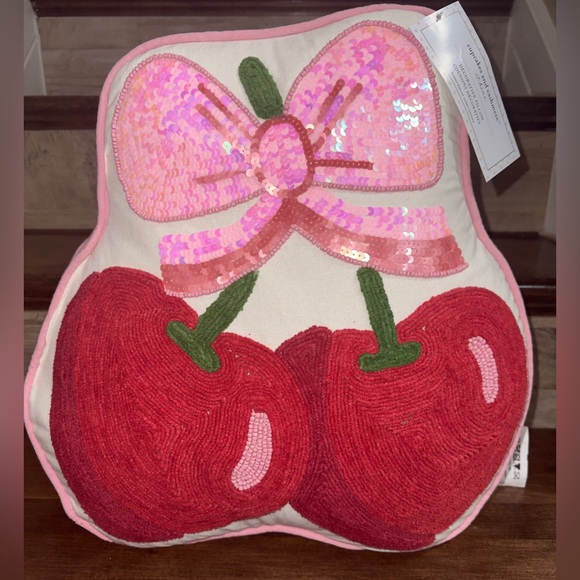 Super Cute Cupcakes and Cashmere Pink Bow Cherry Accents Pillow - NEW - Picture 14 of 16